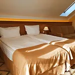 Polaris Hotel 3*