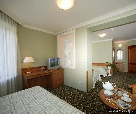 Polaris Hotel 3*